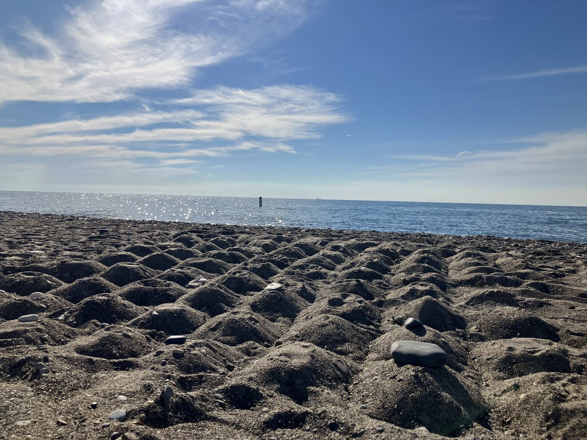 Built 64 mounds of sand to play some rock #chess on the beach 😎 #chesspunks