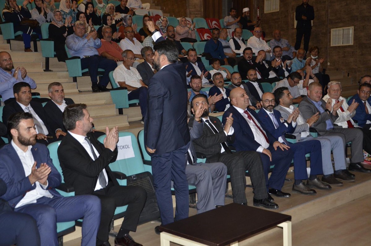 rpmustafadogan's tweet photo. Partimizin Tekirdağ 2. Olağan İl Kongresi'nde Delegelerin teveccühü ile Kongre Divan Başkanlığı'na seçildik.

Yeniden seçilen İl Başkanı Mehmet Çakı ve Yönetim Kuruluna başarılar diliyorum. https://t.co/9icQgcd6ok