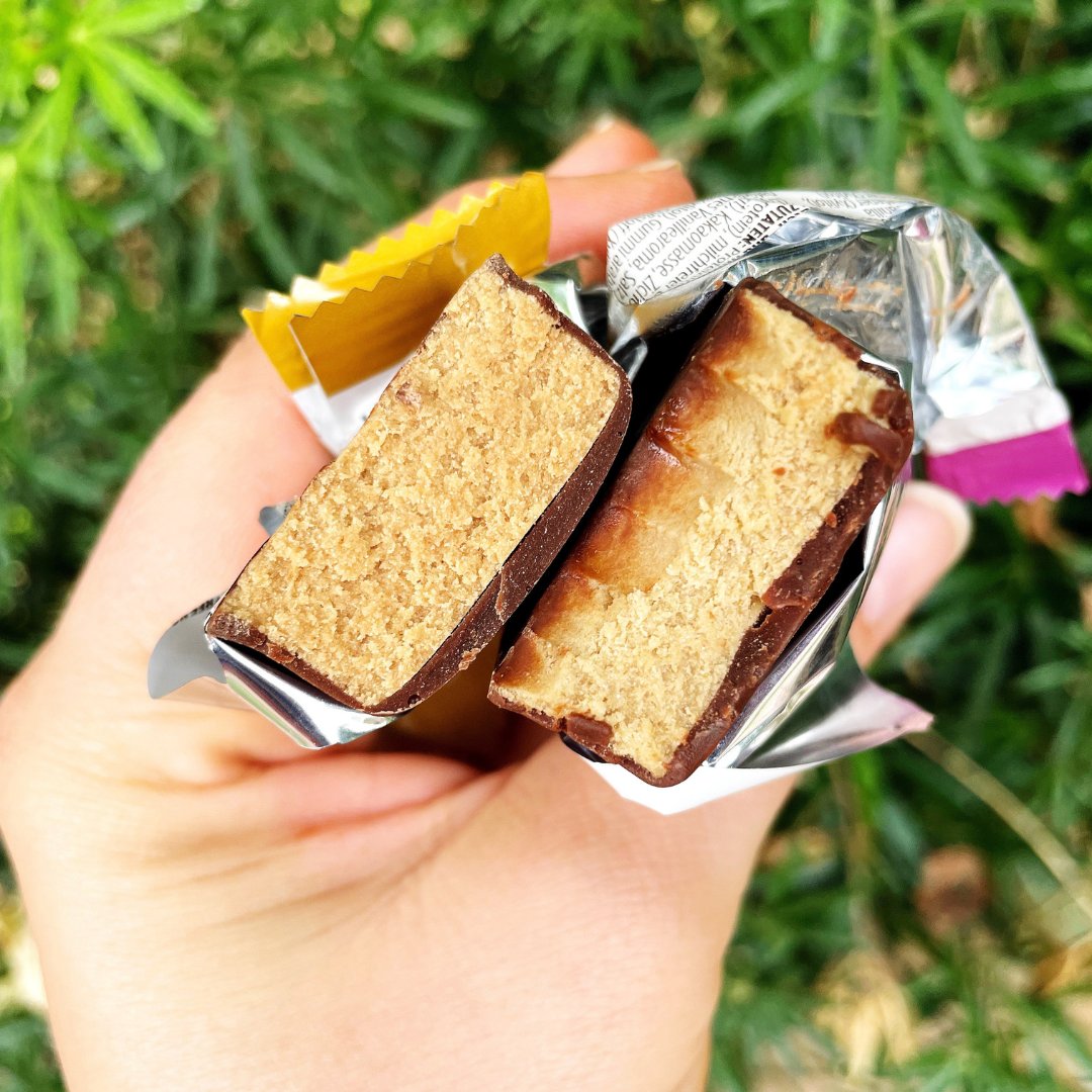 pulsinhq's tweet photo. Hands up if you've tried our choc covered protein bars?!

Available in Cookie Dough and Choc Fudge flavours, they're a deliciously indulgent pick me up pre/post workout or to keep you energised between meals.

Image credit: @ConnieSimmonds https://t.co/SeLPUM1fVj