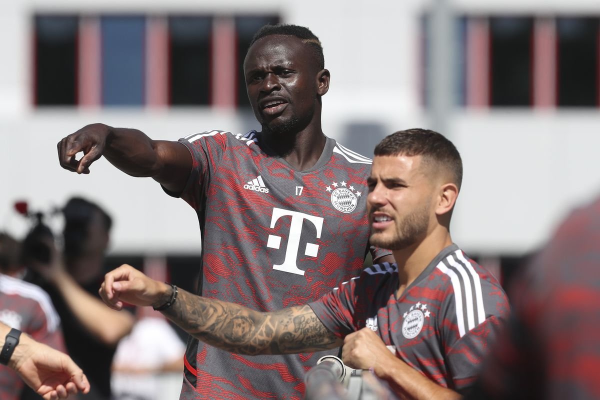We expect a lot from these two guys tonight. Lucas is a big game player and has been great this season, and his aggressiveness will be key in controlling Lewandowski.
Mane has slowed down after a strong start, but he should be well rested and ready to cause problems. https://t.co/tmNUlonSQJ