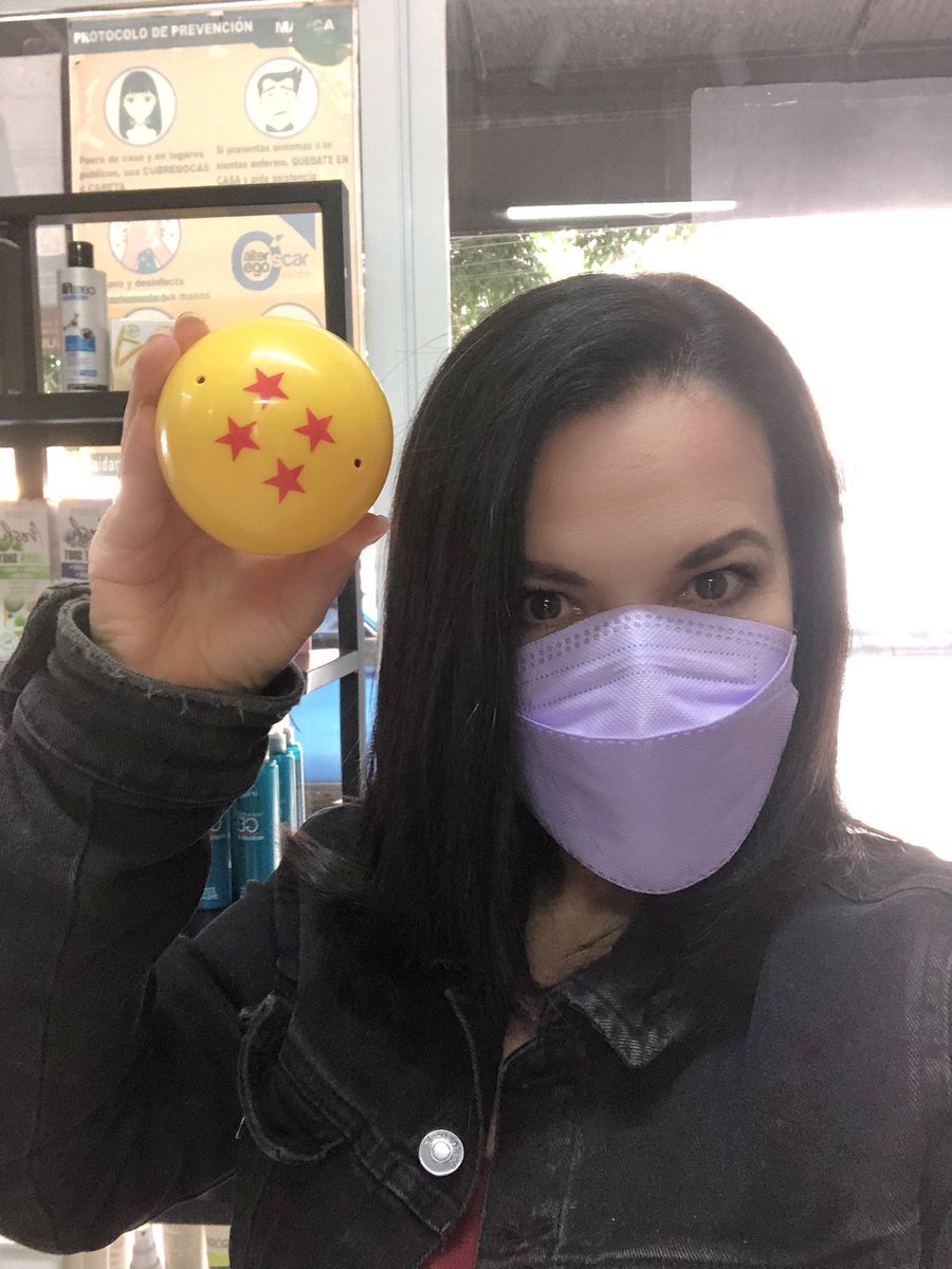brujawitch's tweet photo. Cuando vas al salón de belleza y te encuentras tu esfera del dragón 🐉 #Pan #Guku #DragonBall https://t.co/2b4olfZslw