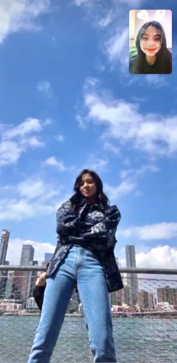 _shaniagracia31's tweet photo. Ldr ama bocil https://t.co/NmMPF08K4o