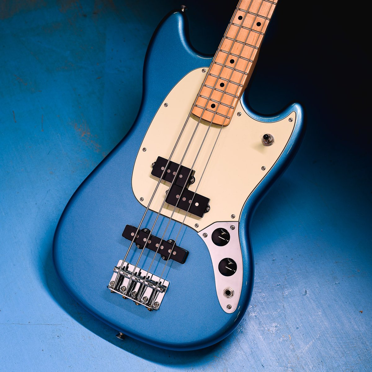 We want to give you the blues. Specifically, the Lake Placid Blues. Call today to discuss your trade and resale options and we’ll help you land this CME Exclusive @fender Offset Series Mustang Bass PJ! bit.ly/3g9dng3 #chicagomusicexchange #thebassment #CMEexclusive