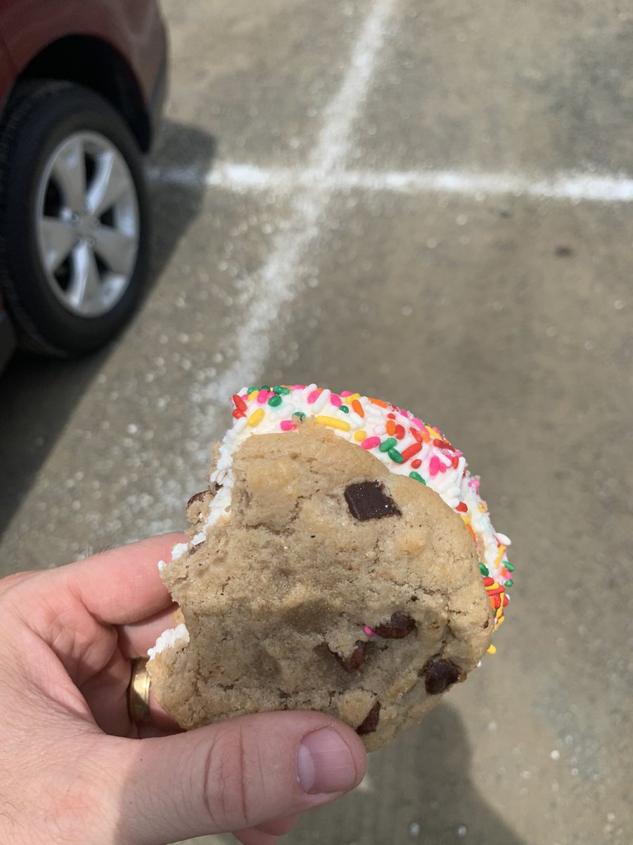 DMHudsonPhD's tweet photo. @JohnnyScallops @JohnnyScallops You need to try to beat our post-field ice cream sandwiches! Next time you are in CT… https://t.co/mJbJsGY2pE