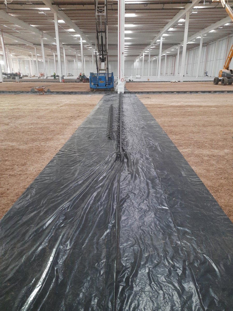 Martin_JuanCar's tweet photo. @Rinol_Esp de nuevo en Toledo (España) 30.000 m2 System #conductilVRS #LinKevr. #Jointless Plataforma Logística. Endurecedor @RoclandFloor. https://t.co/L8OQYIVImi