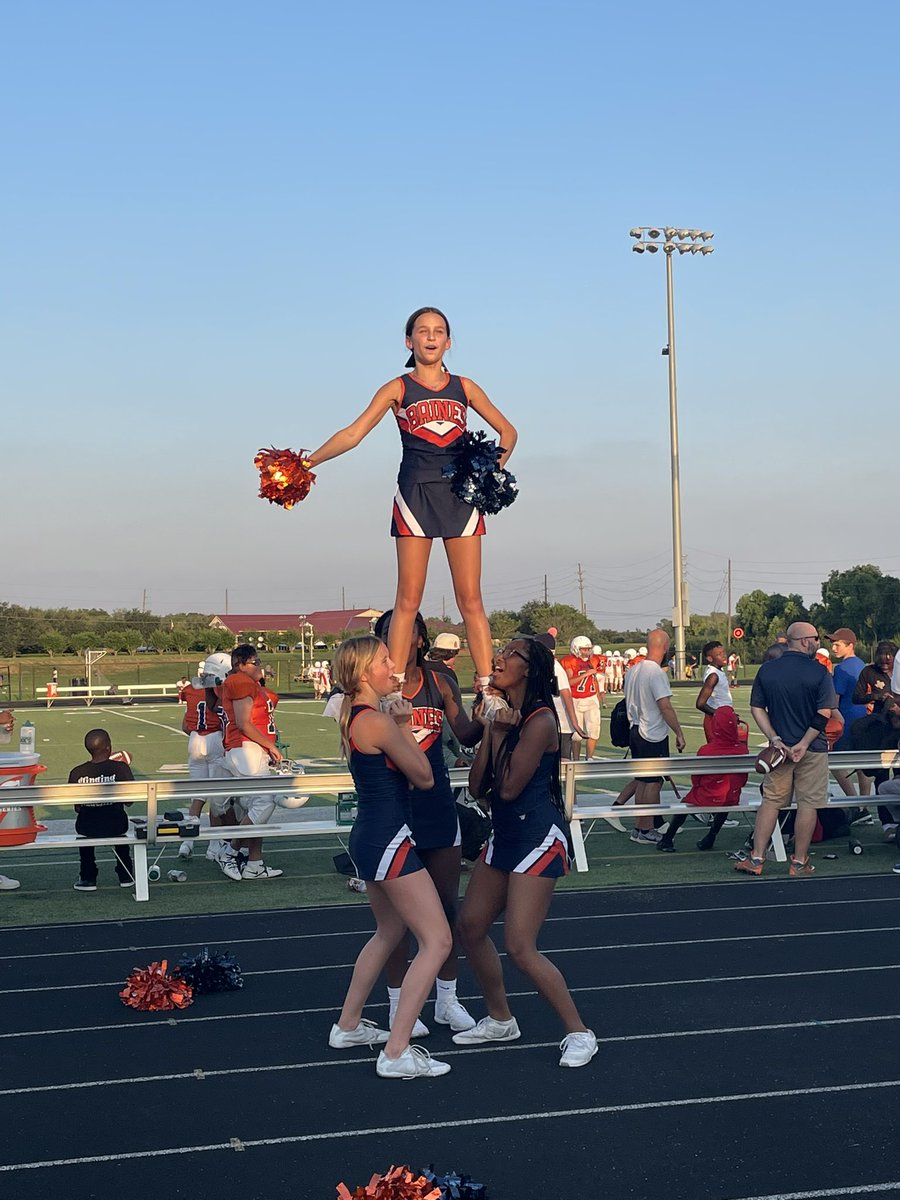 BainesCheer's tweet photo. Had an awesome time cheering on the 7th grade B team yesterday! They pulled off a great win against Dulles. We also had our first game with the new Pep Squad! Very excited for the things happening at the Ranch! Go Longhorns! https://t.co/O7qMBI1lZc