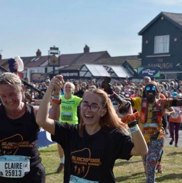 claire_large's tweet photo. Me &amp; my little girlie crossing the finish line together at the @Great_Run  Such an amazing day and weekend. First time doing the GNR just took in the atmosphere ice lollies, sweets, oranges and beers 🍺 🤪 on route.Will definitely be back next year as got a time to beat now 🤪🏃🏼‍♀️ https://t.co/NOKpEuSKXP