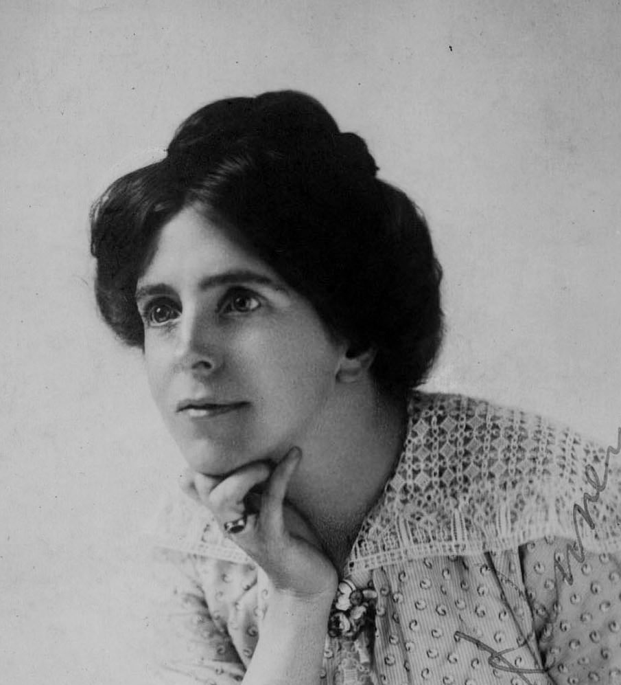 “I left the Movement as I joined it, penniless. Though I had no money I had reaped a rich harvest of joy, laughter, romance, companionship, and experience that no money can buy.” Annie Kenney, working-class suffragette, was born in Springhead, Oldham #OnThisDay 1879.