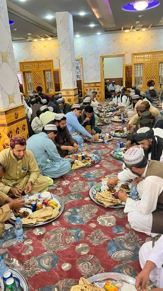 SamiUlfutt9998's tweet photo. نن #ویښ_سپین_بولدک #کندهار_ولایت کی د #حاجی_محمد_سلیم  په نامه یو #تاجر ډیره #ښه او لوﺉ #منډی #افتتاح وکړل ۔  #مننه کؤو چی زموږ په #هیواد #افغانستان کی وس هم د حاجی محمد سلیم غوندی ښه او #زړه ور #تاجر سته۔ #تل_دی_وی_افغانستان
@AgZiarmal @bbcpashto https://t.co/4b55d6W6bd