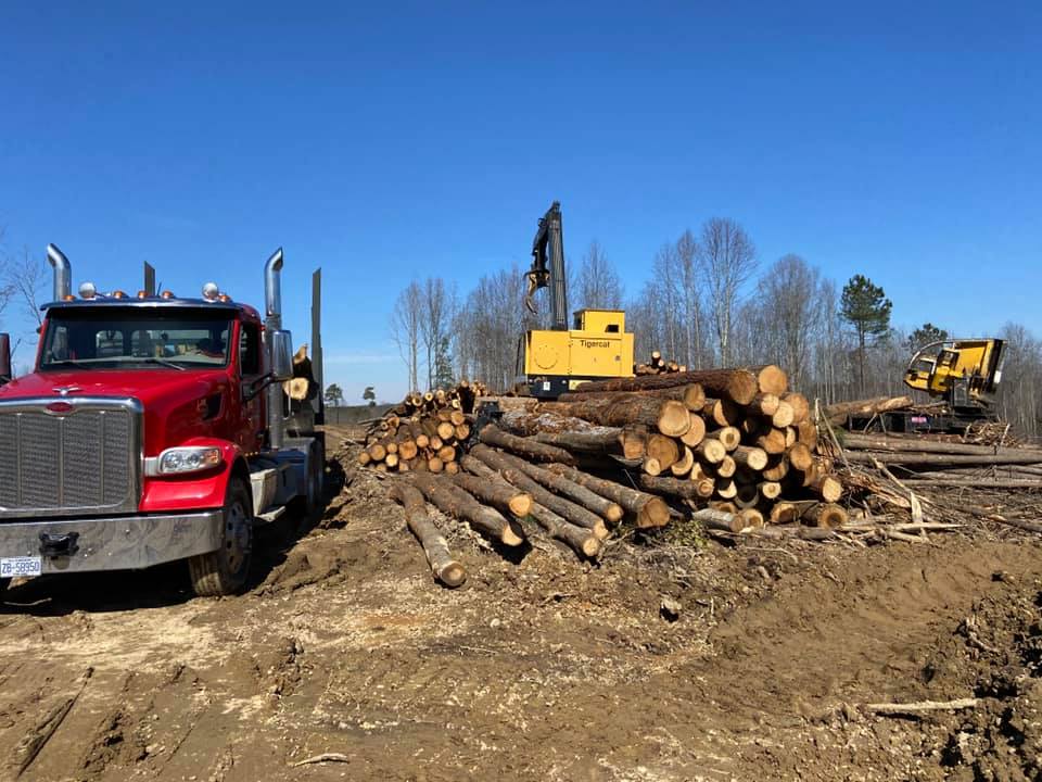 djloggingnc's tweet image. Sharing a few photos of our awesome trucker drivers in action this #NationalTruckDriverAppreciationWeek! We couldn't do it without you!