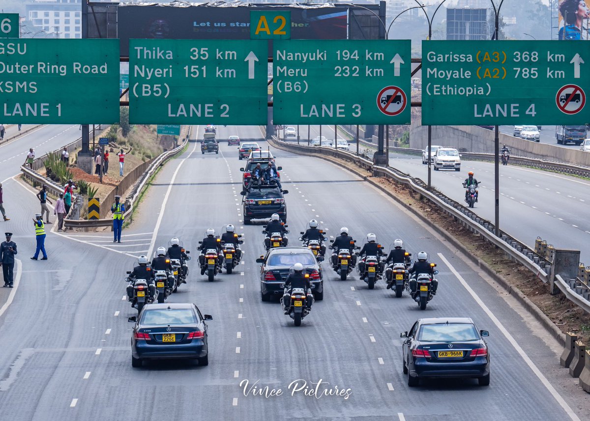 JaMtoka's tweet photo. .@VinceChepkwony did justice to the motorcade photos. Great job Boss! #InaugurationKenya https://t.co/dFNwBNBBRO
