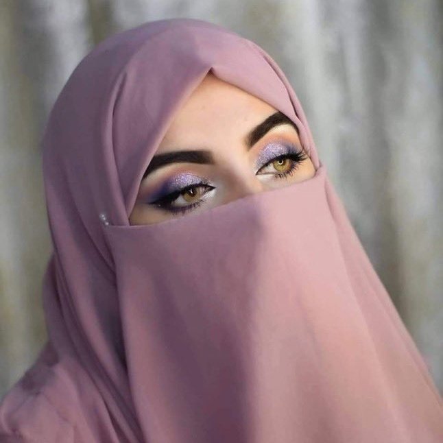FatimanoorP's tweet photo. بیشک اللہ اور اُس کے فرشتے نبی پر دُرود بھیجتے ہیں۔ اے ایمان والو! تم بھی اُن پر دُرود بھیجو، اور خوب سلام بھیجا کرو۔ 
سورۃ الاحزاب آیت نمبر 56 https://t.co/buNX8tmqT3