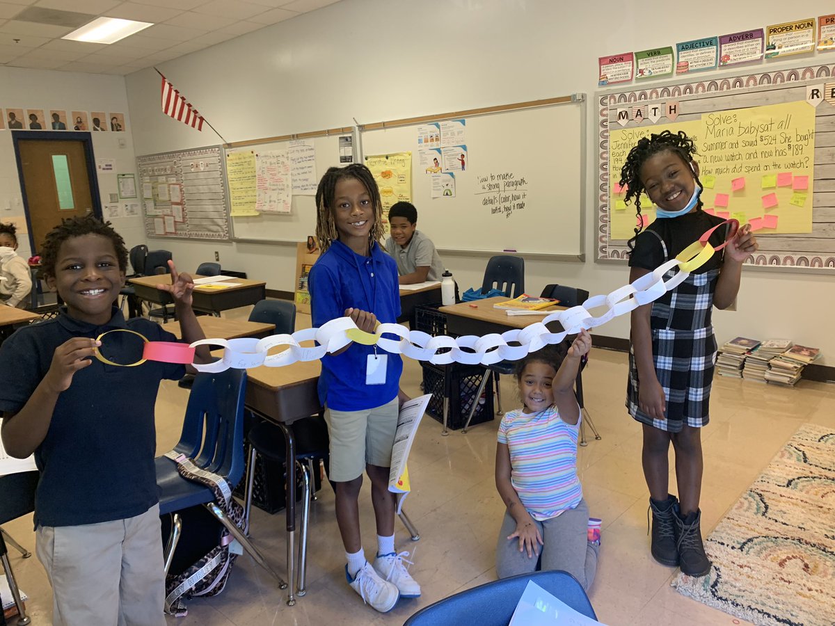 AisforAndrews's tweet photo. Today during SSS we made a Kindness Chain. I challenged the class to write down a random act of kindness they would like to do today. Throughout the week we will continue to add to our acts of kindness chain! @ecwestwildcats https://t.co/L2Hj172IKH