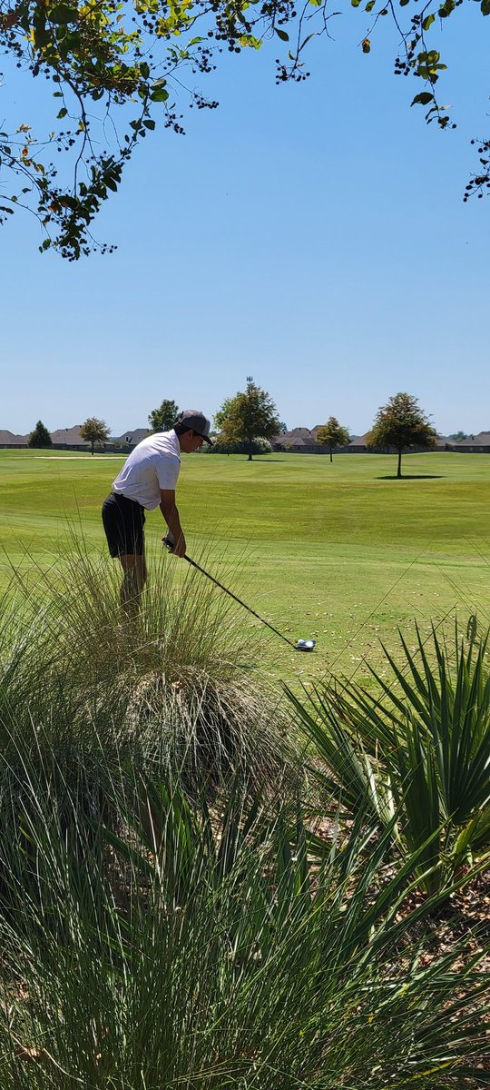 LCU_MGolf's tweet photo. Everyone is off and on the course! #LCUGolf https://t.co/YxGAogFOqF
