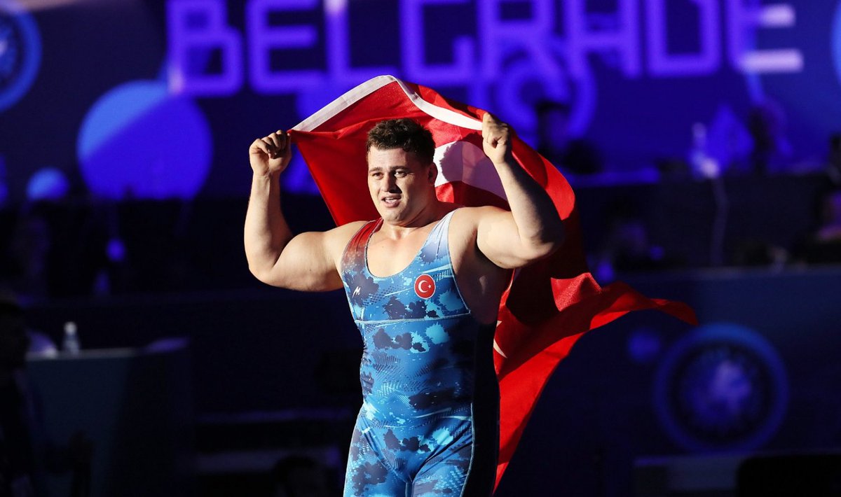 QldMaan's tweet photo. #Respect  #Wrestling  #Türkiye

#RızaKayaalp  🇹🇷 
became world champion for the 5th time
🥇🥇🥇🥇🥇
👏👏👏💪💪 https://t.co/7kwe7jIqvf