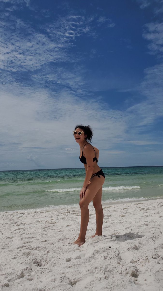 owlpotts's tweet photo. Haven’t posted here in a year sooooo. In case y’all forgot I’m still a lil hottie 🙂 https://t.co/kj9ZLjWjAn