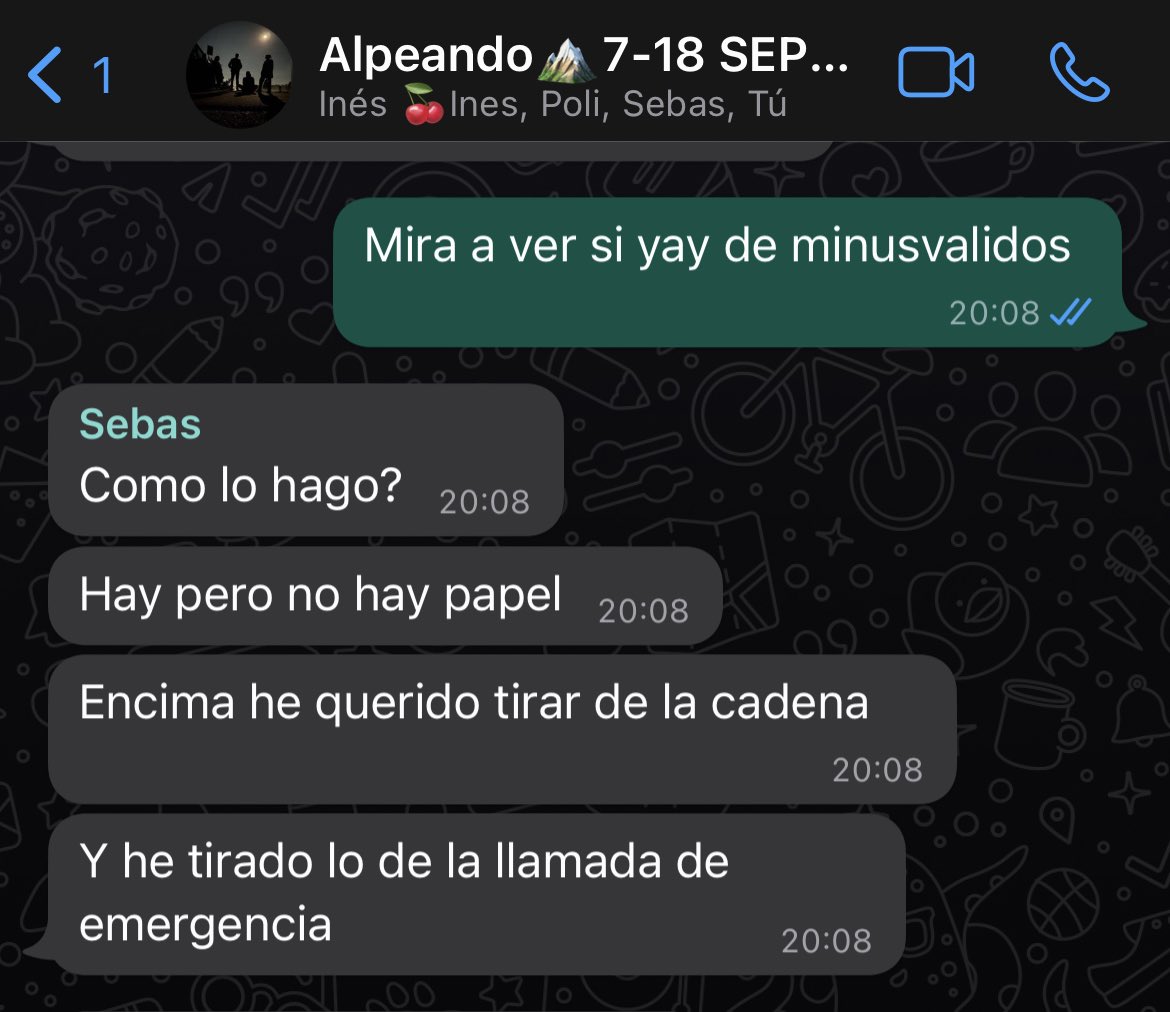 Bolsii's tweet photo. hemos venido a las dolomitas a pasar la noche y un amigo que se estaba cagando encima ha ido a un refugio que habia cerca https://t.co/I9Fx42B6e9