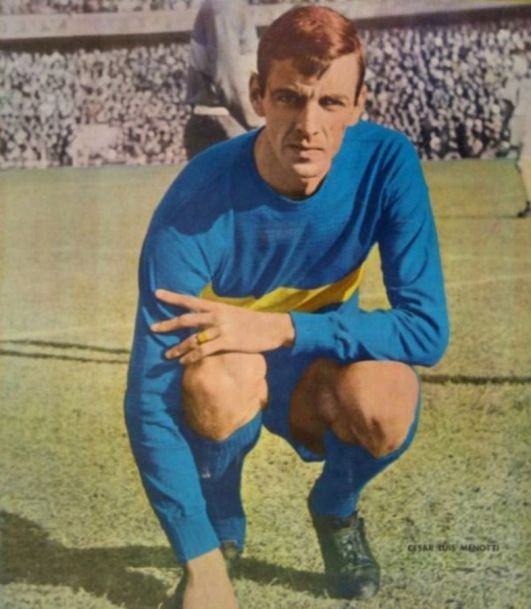voltasport's tweet photo. 🇦🇷 César Luis 𝗠𝗘𝗡𝗢𝗧𝗧𝗜
📍 Rosario, 22/10/1938
🏟 Centrocampista 🌎 @Argentina (6)
👕 @RosarioCentral @RacingClub @BocaJrsOficial #NewYorkGenerals @SantosFC @cajuventus
Fino volante de 1,93cm argentino que jugó en EEUU, el Santos de Pelé y la Juventus de São Paulo. #ARG https://t.co/diiRLsLVkK