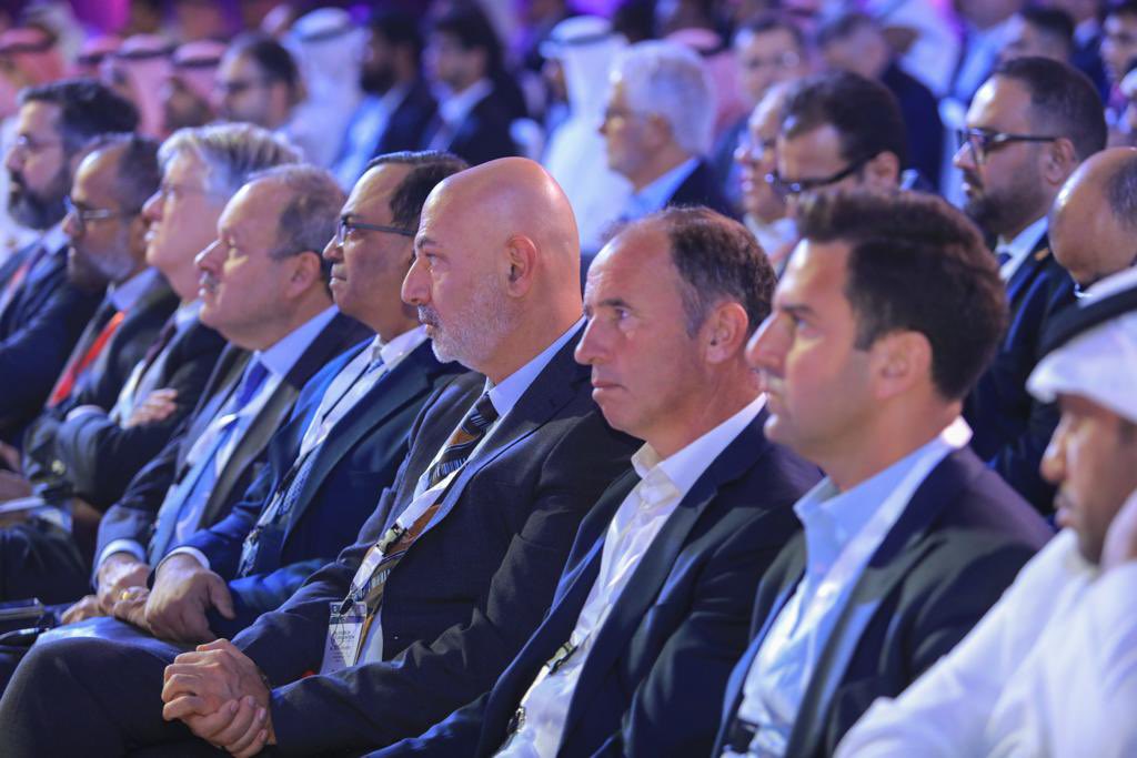 aalabdulkarim1's tweet photo. اختتمنا مؤتمرنا الدولي بنجاح، وتوافقنا كقادة وخبراء لهذه الصناعة على ضمان أمن الإمداد المائي والغذائي

سنطلق حزمة من مشاريع الابتكار المستقبلية، وسنجعل العالم يستفيد من قدرة المملكة على استباق العالم لخفض تكلفة الإنتاج بخفض استهلاك الطاقة الى ١.٥ ك.و\م٣

#المستقبل_يبدا_من_الرياض https://t.co/nYT5SnKONu