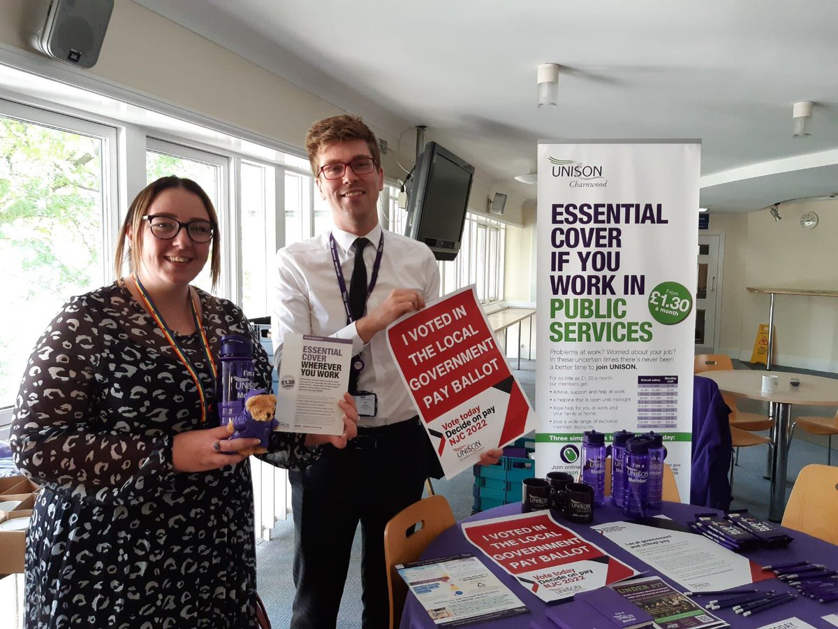 CharnwoodUNISON's tweet photo. Today we had a stall to remind staff to vote in the local government pay ballot #lgpay2022. We also welcomed 5 new joiners and a new workplace steward to train up! Kicking off #FrontlineFortnight in style! https://t.co/03TpK9KgJs