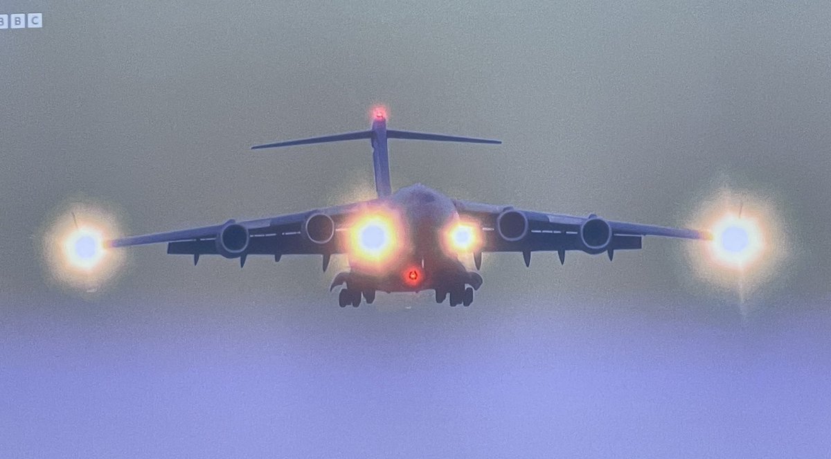 ChrisHazell5's tweet photo. A proud moment to see the @Boeing C-17 bring the Queen back to London on her final journey from Scotland - @99Sqn you’ve done yourself proud, it’s an honour to work with and support you - Quisque Tenax https://t.co/mXXLMnWluj