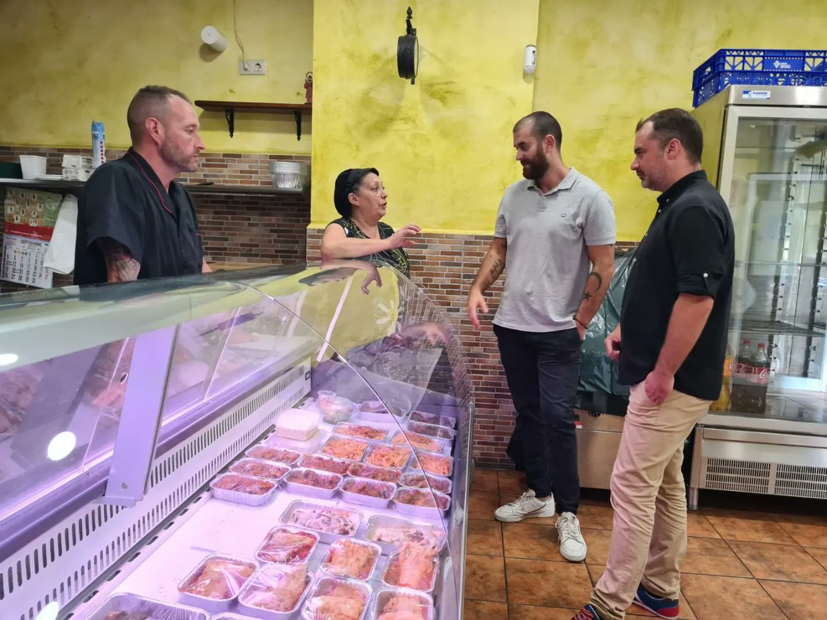 jordi_ballart's tweet image. 🍽️ Aquest migdia he anat a visitar #CateringSocialTK, al barri de #LesArenes.

♻️ Amb la compra d'un menú diari a un preu molt assequible, la iniciativa de Mn @ToniDeulofeu ofereix un menú a una persona que ho necessiti. 

📌 c. Calaf 65

🌟 Una gran iniciativa!