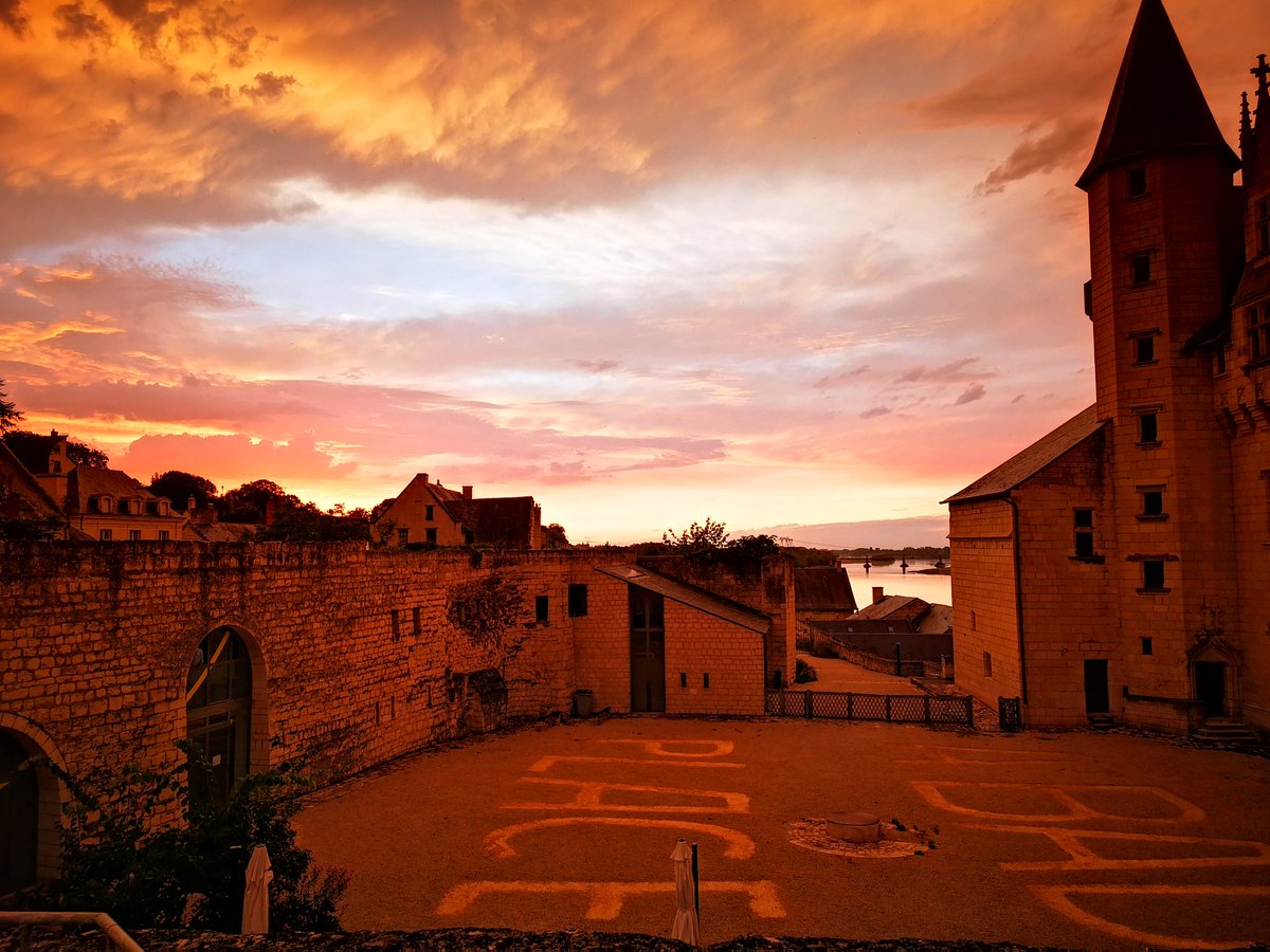 À la recherche de l'épice... 

#nofilter #chateaudemontsoreau #Dune #davidlynch