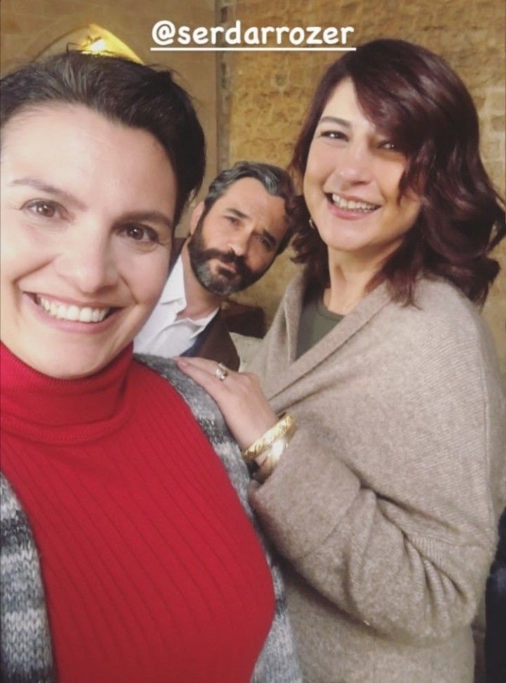 Una con las chicas re figureti 

@HandanArgOf
<a href="/zehra_arg/">Zehra Argın</a>

HERCAI GRACIAS TOTALES
#Hercai