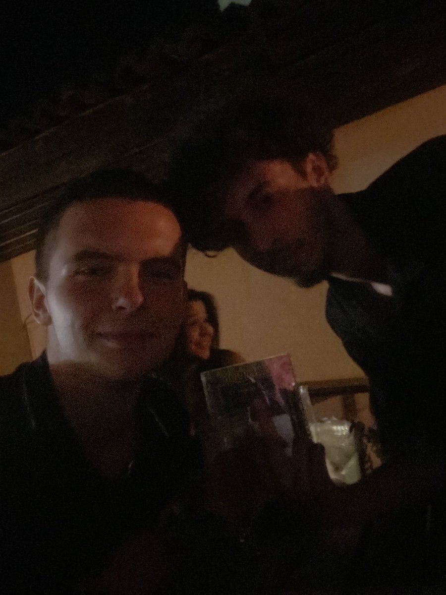 emiliijadj's tweet photo. kolka ti je baterija na teefon?
-PETNAEST DO DEVET https://t.co/KZpR0PQ6bz
