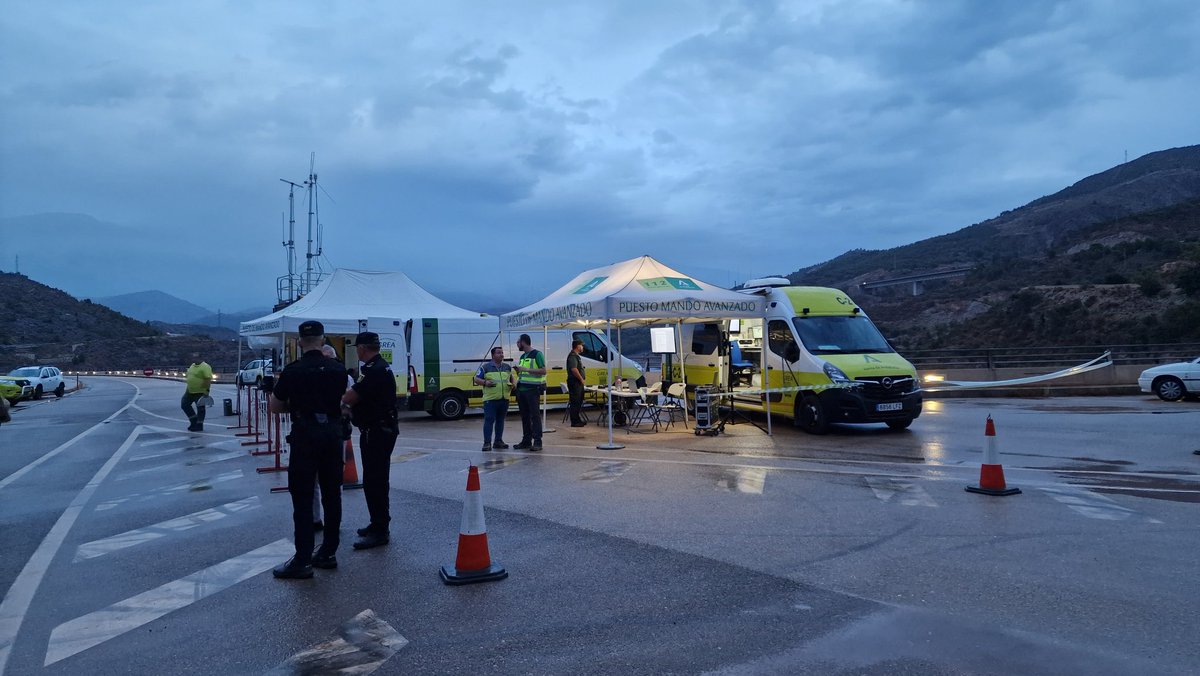 radiogranada's tweet photo. 20.45h - El @Plan_INFOCA da por estabilizado el #IFLosGuájares en el sexto día del #incendio y tras la ayuda de la lluvia y el trabajo constante del operativo https://t.co/ge3NiiiCoB