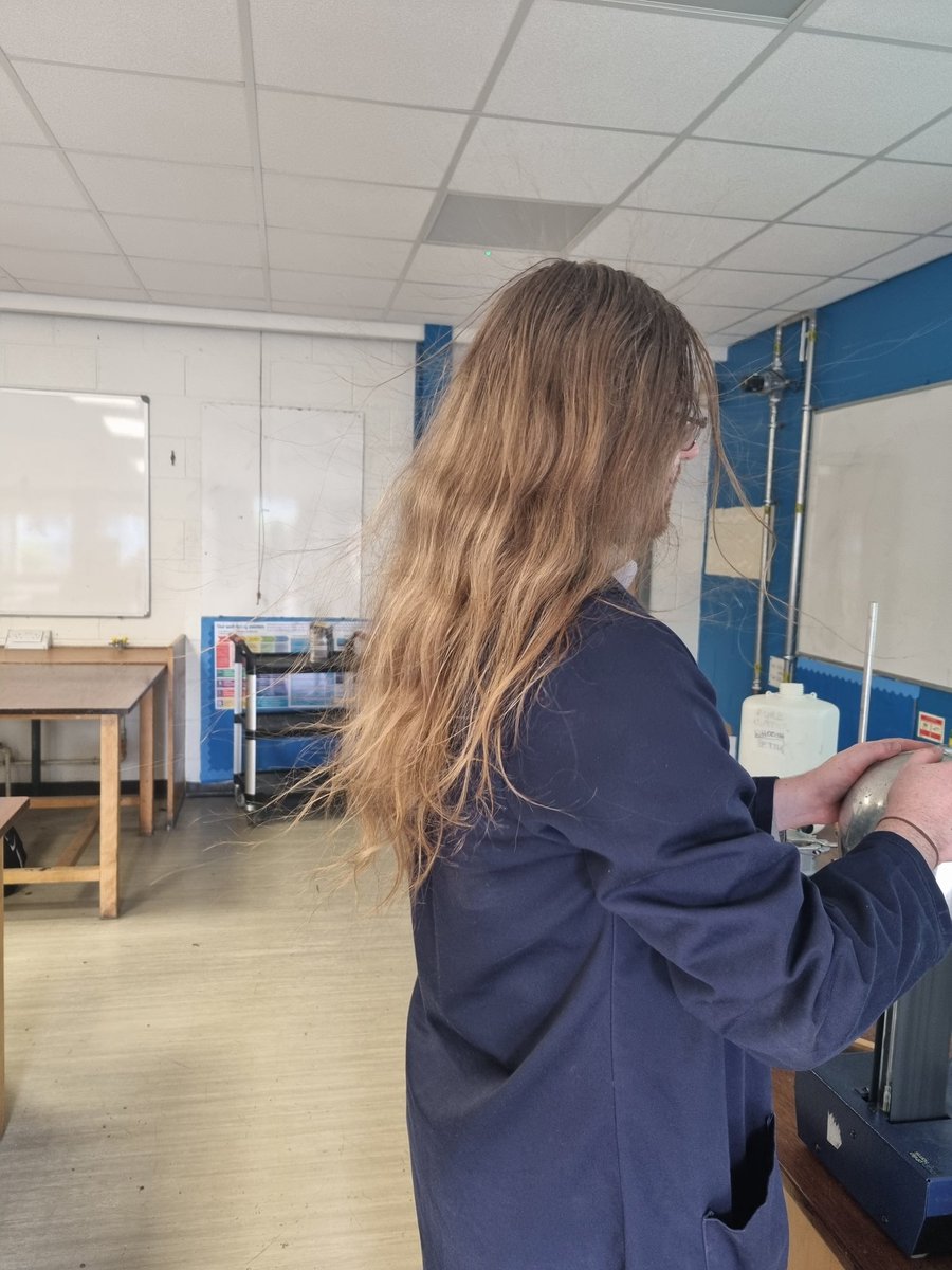 BCHSchoolSci's tweet photo. Our wonderful Mr Willmitt supporting Miss Crookes in the STEM club today.
@allaboutstem @MCSTEMHub 
#inspiration #kindness https://t.co/bkljfljkkk