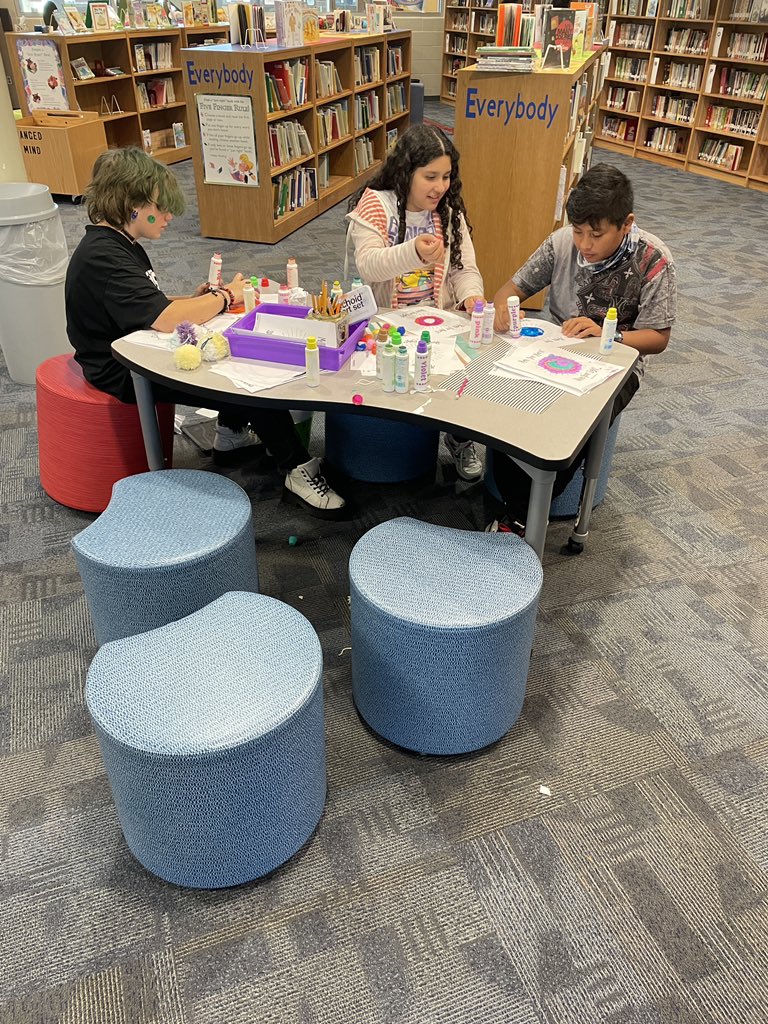 Elyse_Casp's tweet photo. Busy day full of learning and fun for @Buffaloes_SMSD! Loved being able to stop in and see our students at work! #fortheherd #OneShawneeMission 💛🤎💛@ffarokhi @MissWolffECE @shaferkdgrocks https://t.co/YzYZcRVXbW