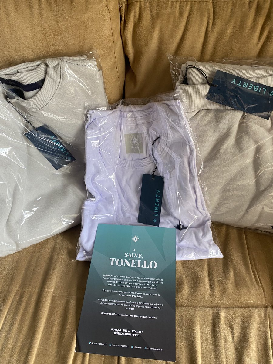 TonelloTV's tweet image. Eu sou mt a favor de drops mais casuais de marcas e orgs de esport pro dia-a-dia! E agora aumento a coleção!

Muito obrigado, @libertyesports!