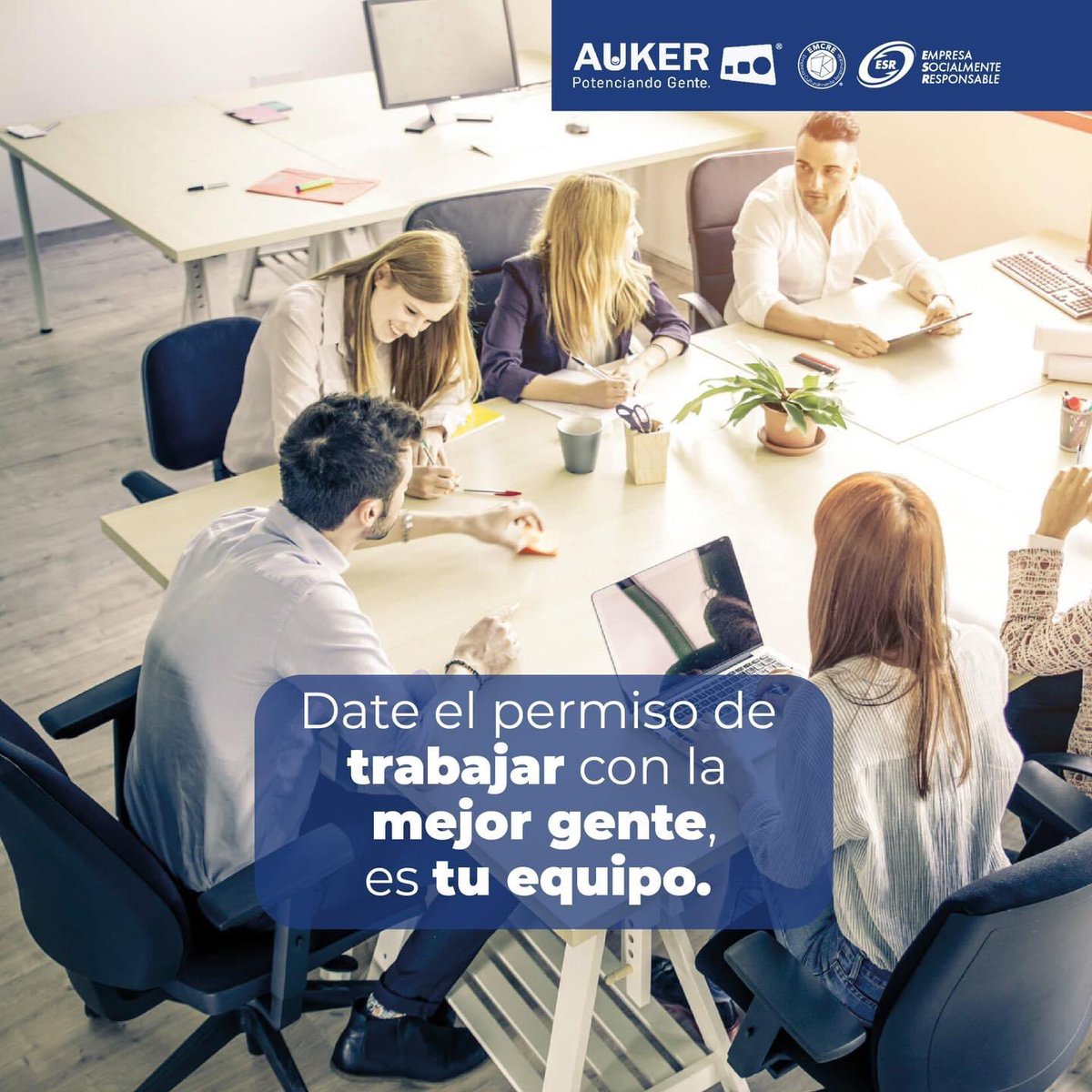 Alrededor del 70% de la #productividad de una organización se concentra en la toma de decisiones del capital humano que la integra. #Capacita y #entrena a tu #equipo, los #resultados de tu #organización están también en ellos. 
#potenciandogente #competitividad