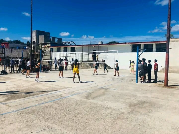 AlexanderBongo8's tweet photo. Inicia #CopaFEEM en el municipio de 10 de octubre. El deporte que abrió la copa fue el voleibol
#FEEMDeCuba
#InderCuba
@hamlet_cu @Alexandrohugof1 @CrisdayF @c_cuza https://t.co/RdcvR7hfEK