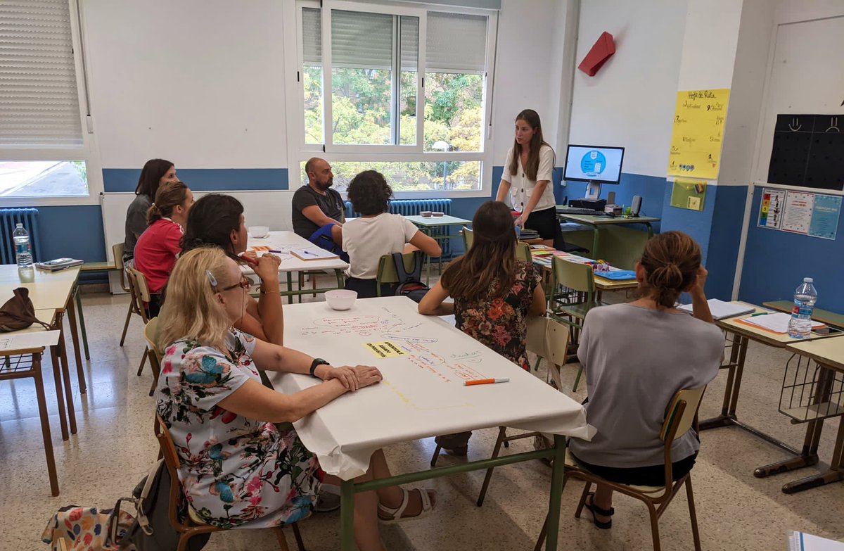 SabinaFillola's tweet photo. Hoy en el @abmzaragoza 
💡 Activamos ideas previas
🔎 Descubrimos
🧠 Reflexionamos 
en una sesión sobre #ABP #proyectosenruta @MyriamBeteta @salanova_munoz @LauSalanova @cpmariadeavila @dgafprofesorado @InnovaEducAr https://t.co/k9ZMz4Bn0H