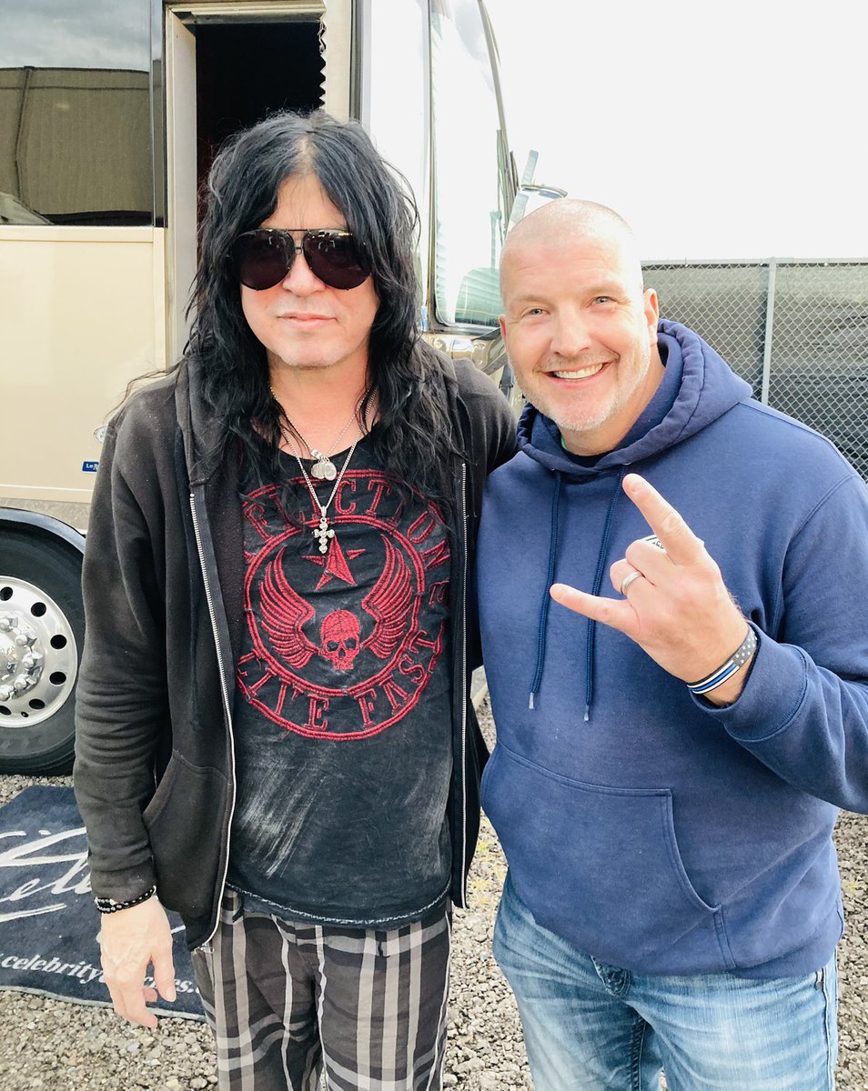 #RockLegend <a href="/TomKeiferMusic/">Tom Keifer</a>!  Absolutely KILLED it at #Rocktember 🤘🏽🤘🏽 THANKS for the pic and chat!