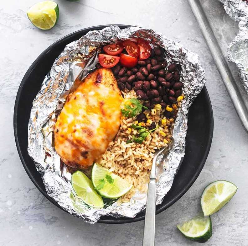 30_MinuteChef's tweet photo. Fiesta Lime Chicken and Rice Foil Packs
If you want the taste of Mexico then this is for you. Tangy chicken complemented by the Smokey zingy rice &amp; black beans all in one meal.
Recipe: https://t.co/QBxBMGaGom
#fiestachicken #chickenbreast #limechicken #30minutemeal https://t.co/sVQALvm1Op