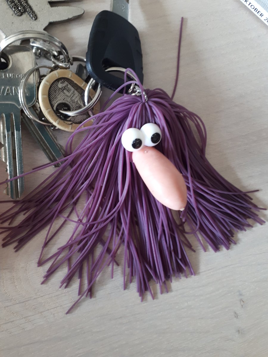 HanielDoops's tweet photo. I just realized my keychain kind of looks like Rayman, but with long purple hair
#Rayman #RaymanIsBack #RaymanSweep #rayman4 https://t.co/A329MA2fSQ