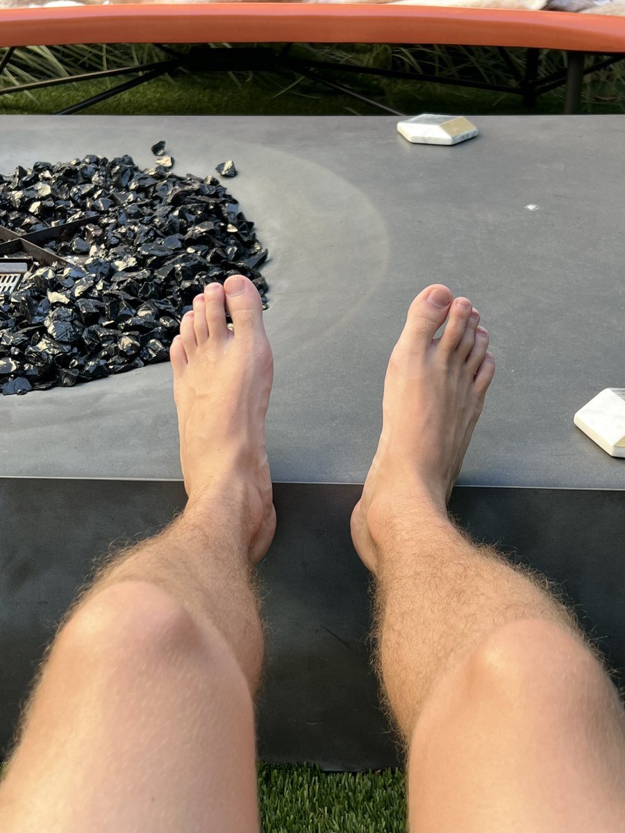FeetEducation's tweet photo. Hello again๐ฆถ๐ผ
#feet #feetworship #feetfethish #feetfinder #gay #gayfeetuk #gayfeet #cashmas https://t.co/xfpvfRXgVk