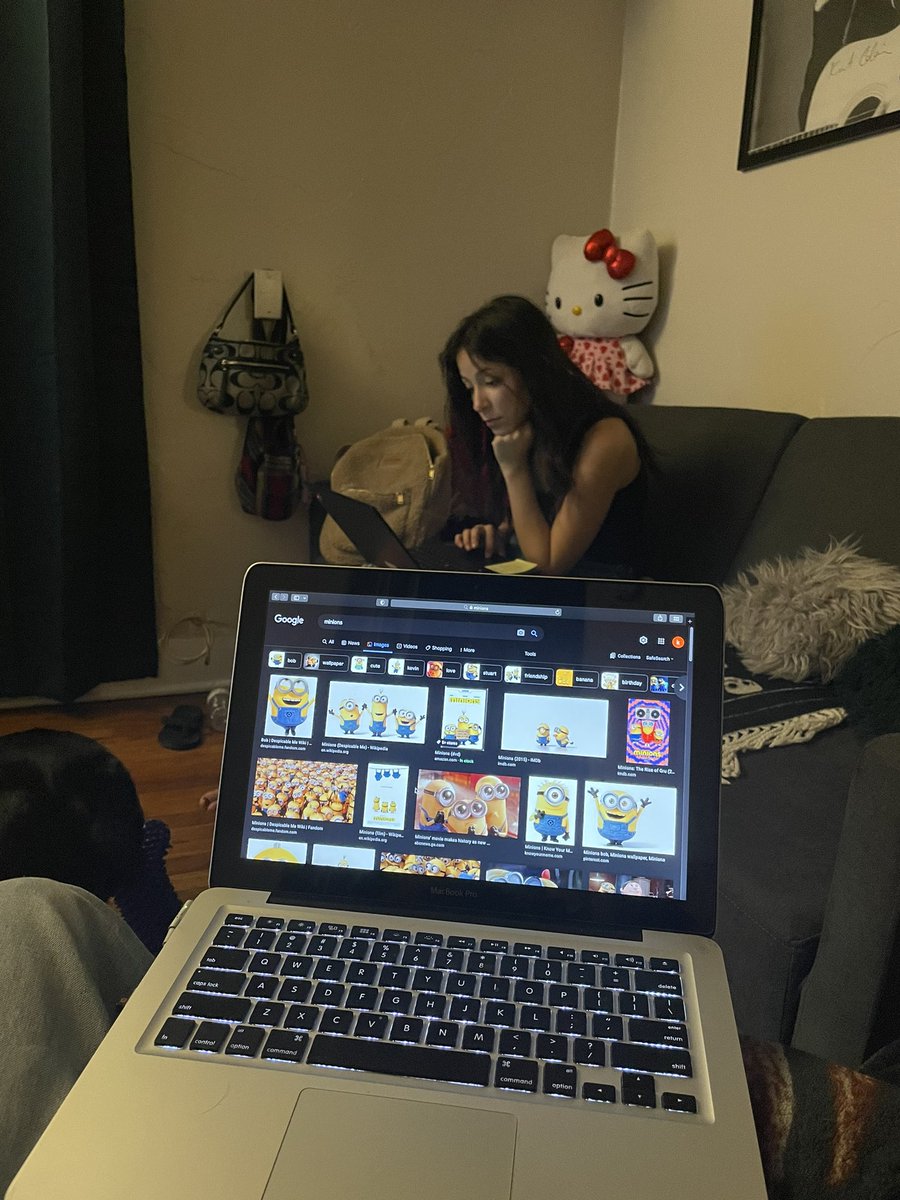 kill4krisa's tweet photo. Gf stressing over school can’t relate but brought my computer out to look like I can relate 🫶 https://t.co/9Au0nfMzEo