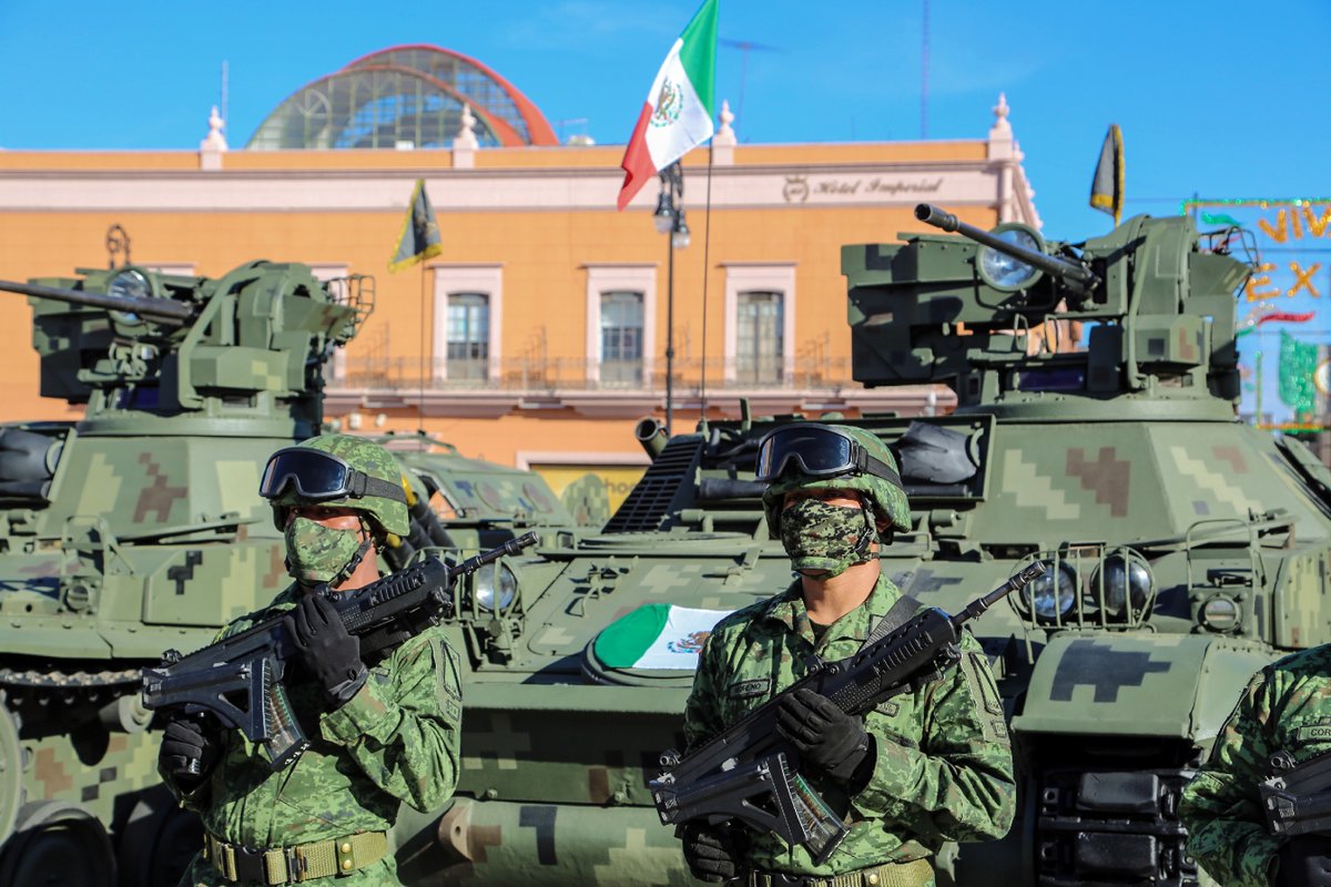 El titular de <a href="/SEGGOB_Ags/">SEGGOB</a> Enrique Morán Faz, encabezó la ceremonia conmemorativa por el 175° Aniversario de la Gesta Heroica de los Niños Héroes de Chapultepec, la cual es recordada como un acto de valor de un pueblo que luchó de manera valiente ante las adversidades.