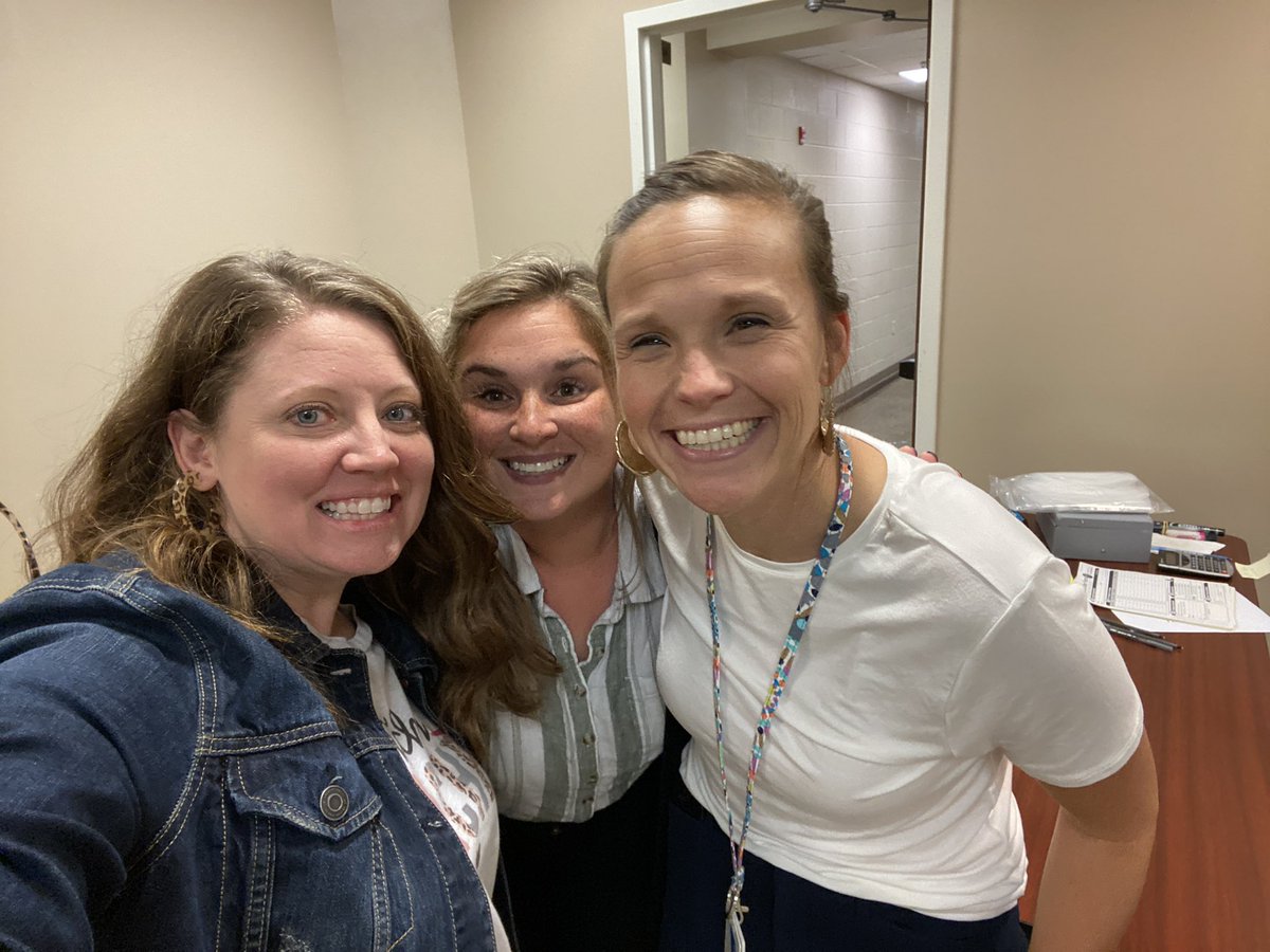 katherinecleary's tweet photo. Breaks at @KaganOnline Win-Win are the best catching up with this @NatcherElem alum! π€©π₯ #makeRightChoices @cembryPE https://t.co/Nef7exqGh7
