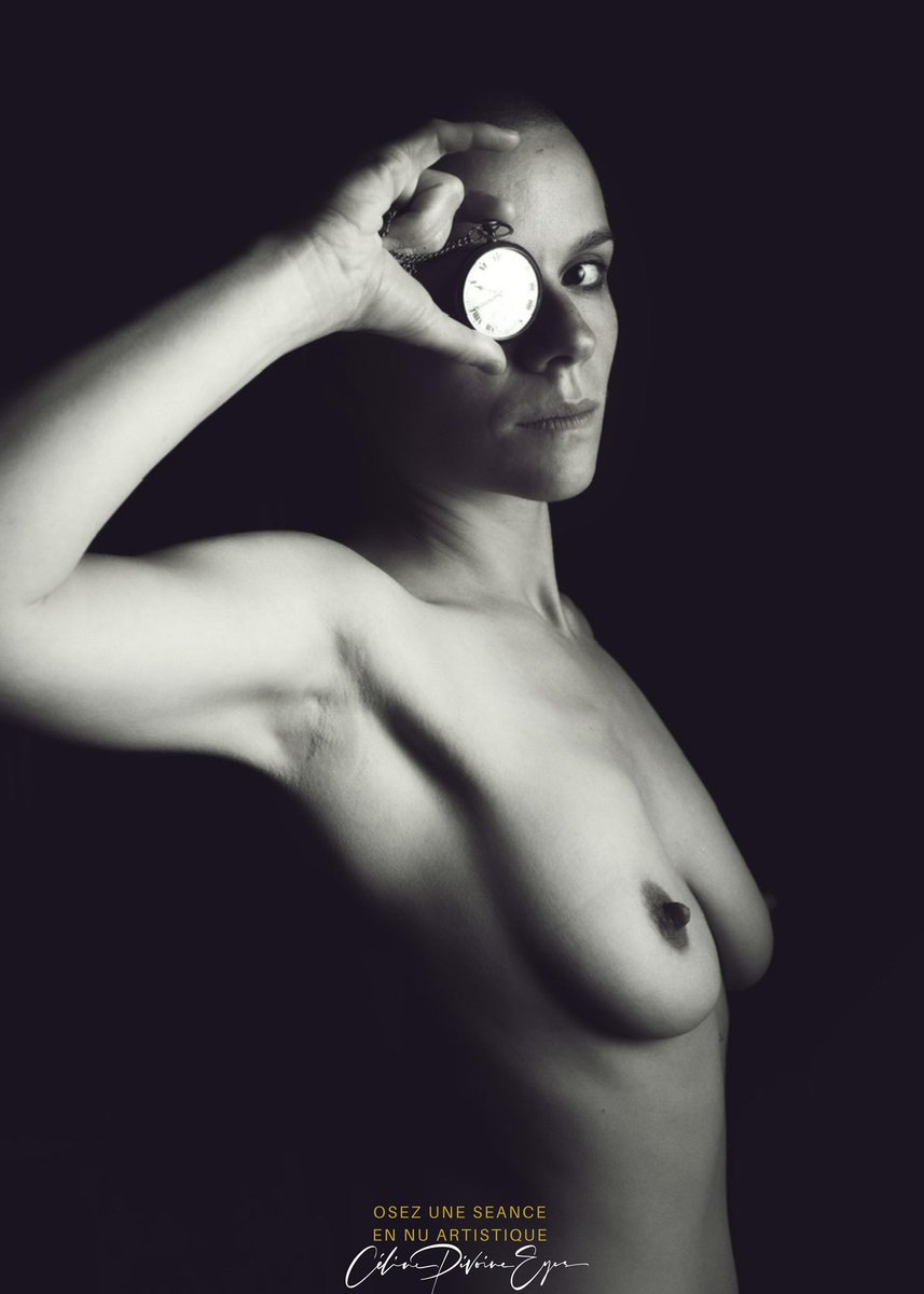 CelineEyes's tweet photo. Mathilde
Ses séances sont à découvrir ici : https://t.co/7s7Dkaff4r
Infos & Tarifs : DM
#photographefemme #portraitphoto #femme #modele #nude #nuartistique #femmenue #modelenu #noiretblanc #blackandwhite #topless #celinepivoine #boudoir #therapieparlimage #montre #watch https://t.co/A7ch31lea4