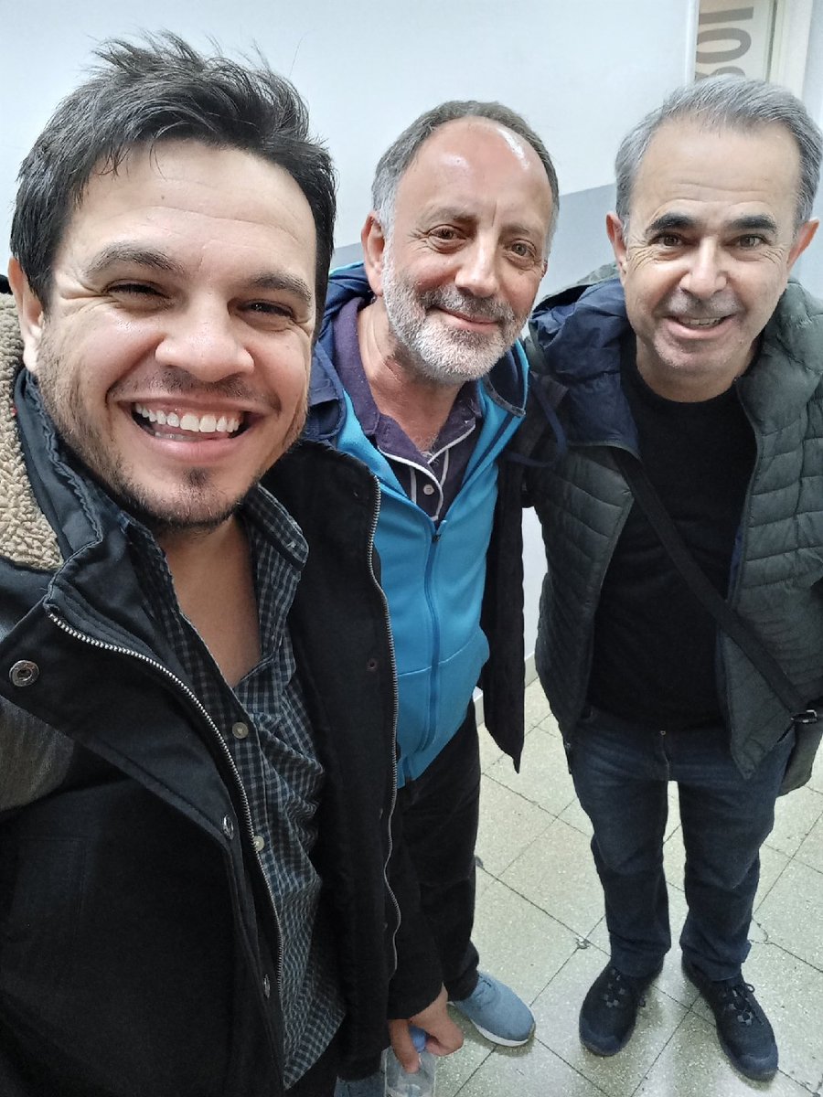 FrancoRabaglio's tweet photo. Con dos señores periodistas compartiendo la tarde en TEA.
Que lindo verlos @jorgemarinelli y @sergiodanish https://t.co/CkTyoBTnKt