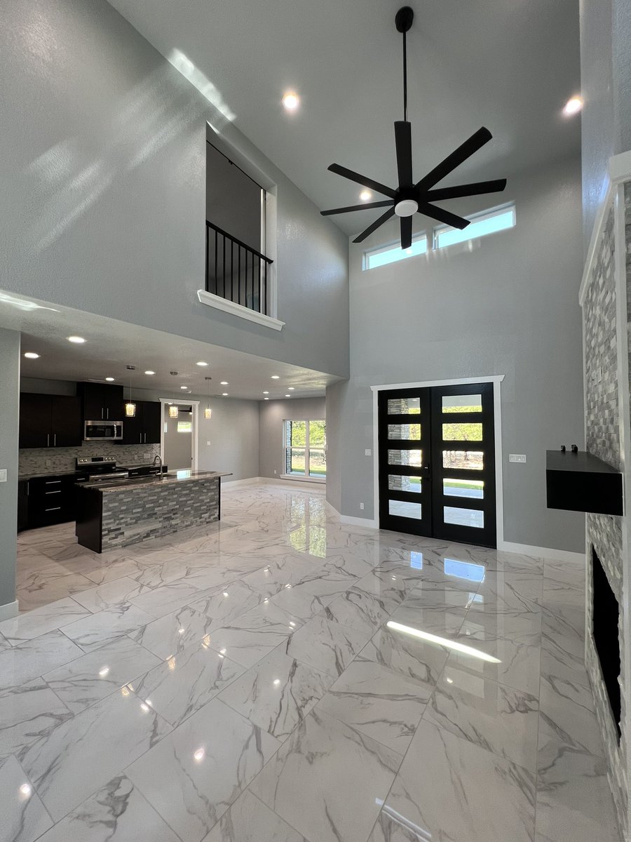 benwegmann's tweet photo. Brand new modern living with over 3,100 sqft on 1.8+ acres for $690,000 🤠 https://t.co/9GO8NNxIeJ