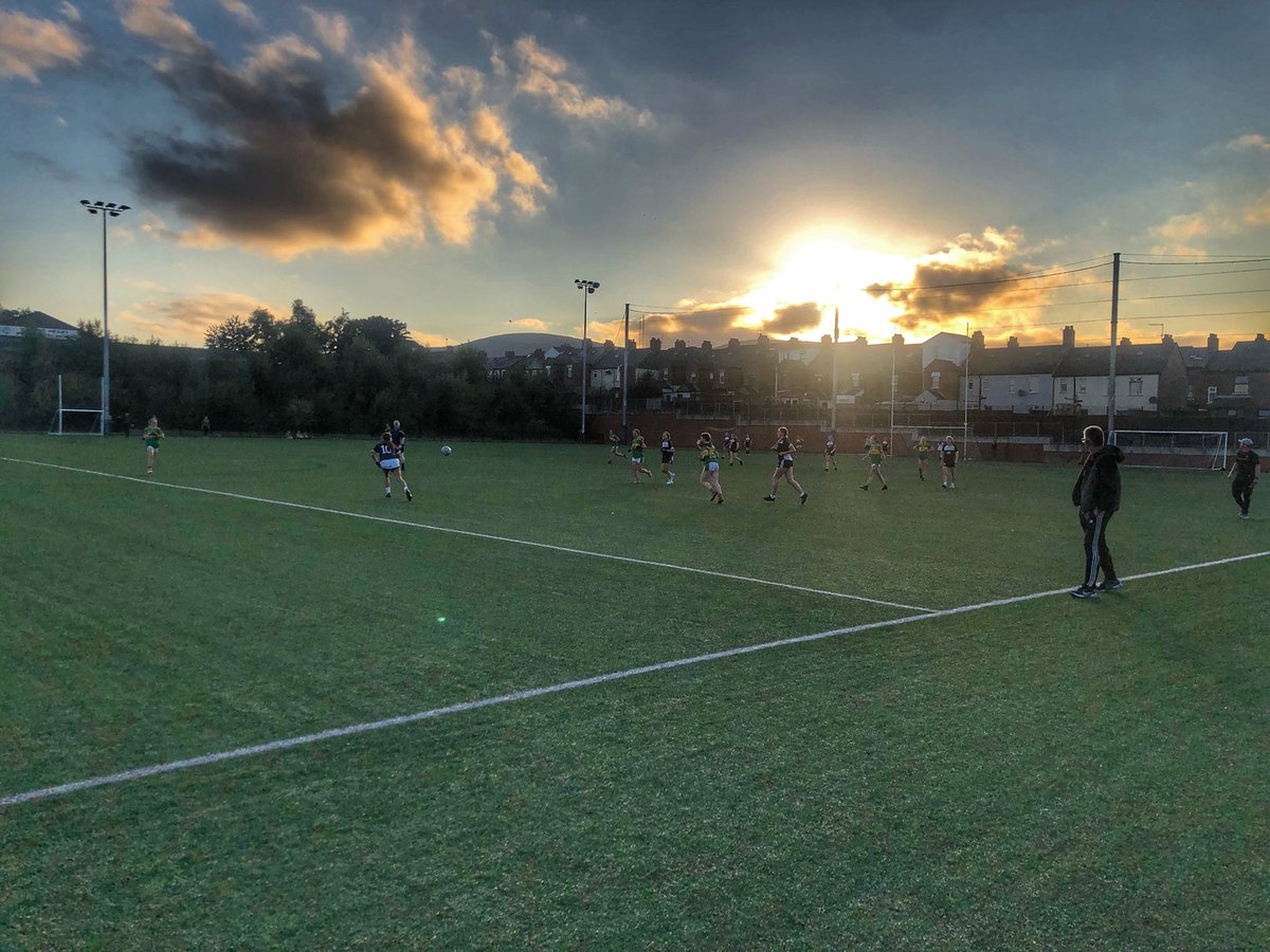 ardoynegac's tweet photo. Well done to our U16 ladies with a  great win in their championship semi-final tonight against @KickhamsCreggan final next week. Ard Eoin abú! ⚫️⚪️ https://t.co/AzdL5ALWWZ