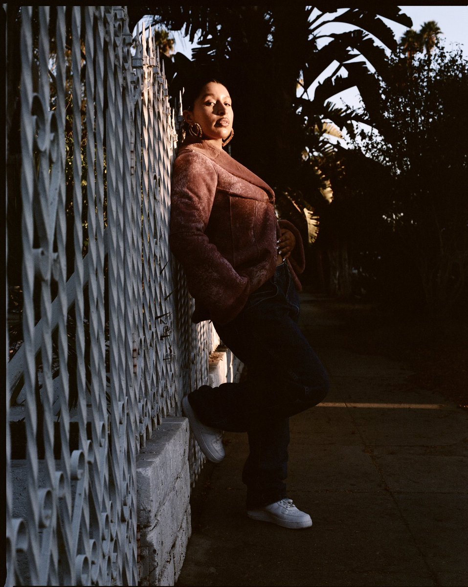 thaliagochez's tweet photo. Michelle around her childhood home https://t.co/yGmOU865kg