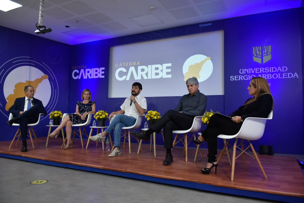 jaimepumarejo's tweet image. Qué importantes son conversaciones como la #CátedraCaribe para Barranquilla. Resaltamos el trabajo con ciudades como Santo Domingo🇩🇴 y vemos potencial de hacer mucho más por el turismo, el deporte y la agenda verde del Gran Caribe. Gracias a @LaSergioBQ por esta invitación.