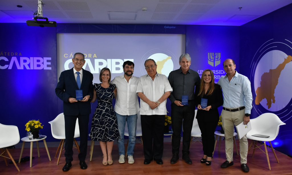 jaimepumarejo's tweet image. Qué importantes son conversaciones como la #CátedraCaribe para Barranquilla. Resaltamos el trabajo con ciudades como Santo Domingo🇩🇴 y vemos potencial de hacer mucho más por el turismo, el deporte y la agenda verde del Gran Caribe. Gracias a @LaSergioBQ por esta invitación.